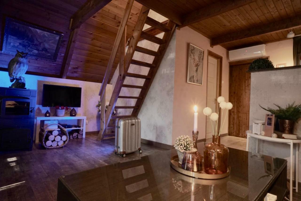 Nadi'S Holiday Home - Heart Of Woods, Szentendre Island Szigetmonostor Exterior foto